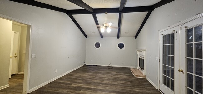 Building Photo - 211 Plantation Rd