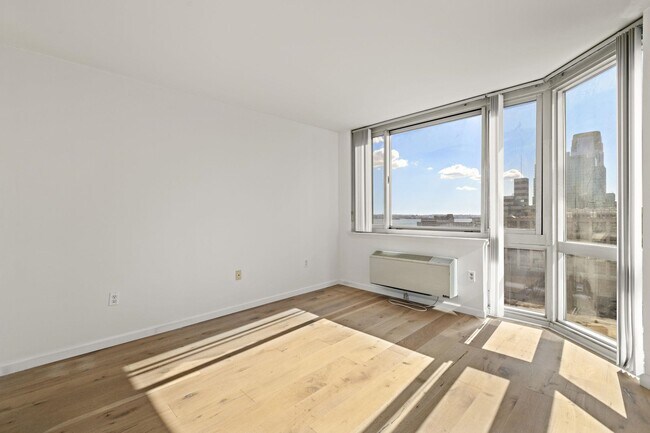 Building Photo - 20 2nd St