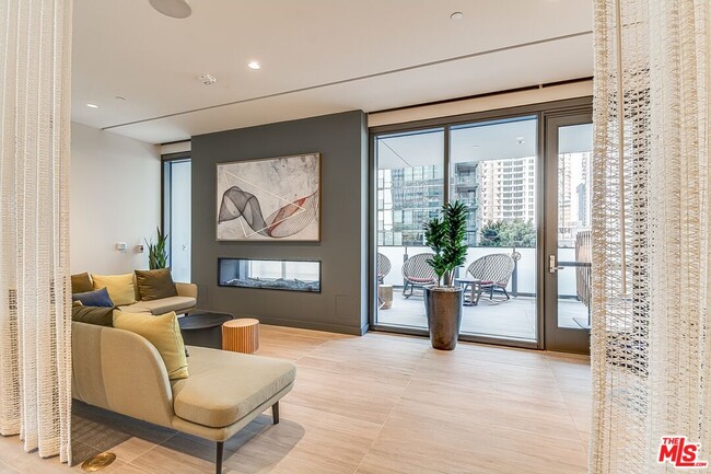 Building Photo - 1100 S Grand Ave