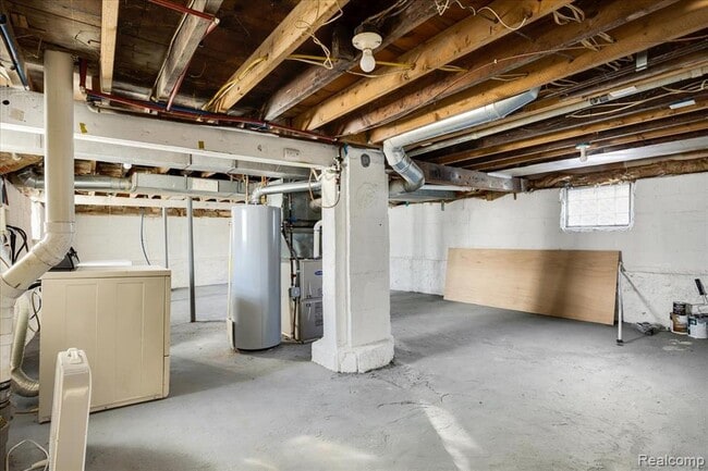 Building Photo - 60 W Harry Ave