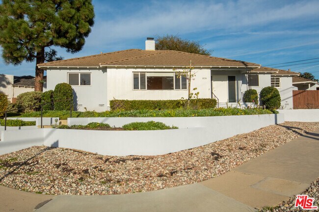 Primary Photo - 8136 Loyola Blvd