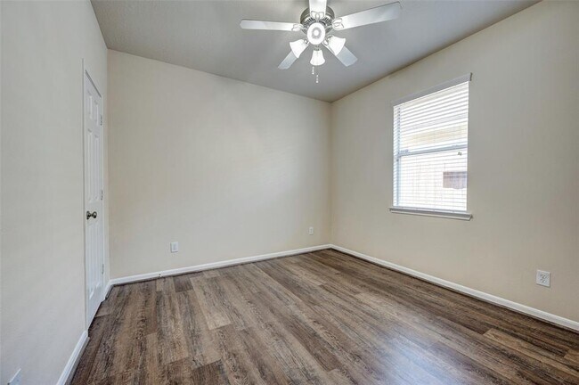 Building Photo - 7414 Compass Rose Dr
