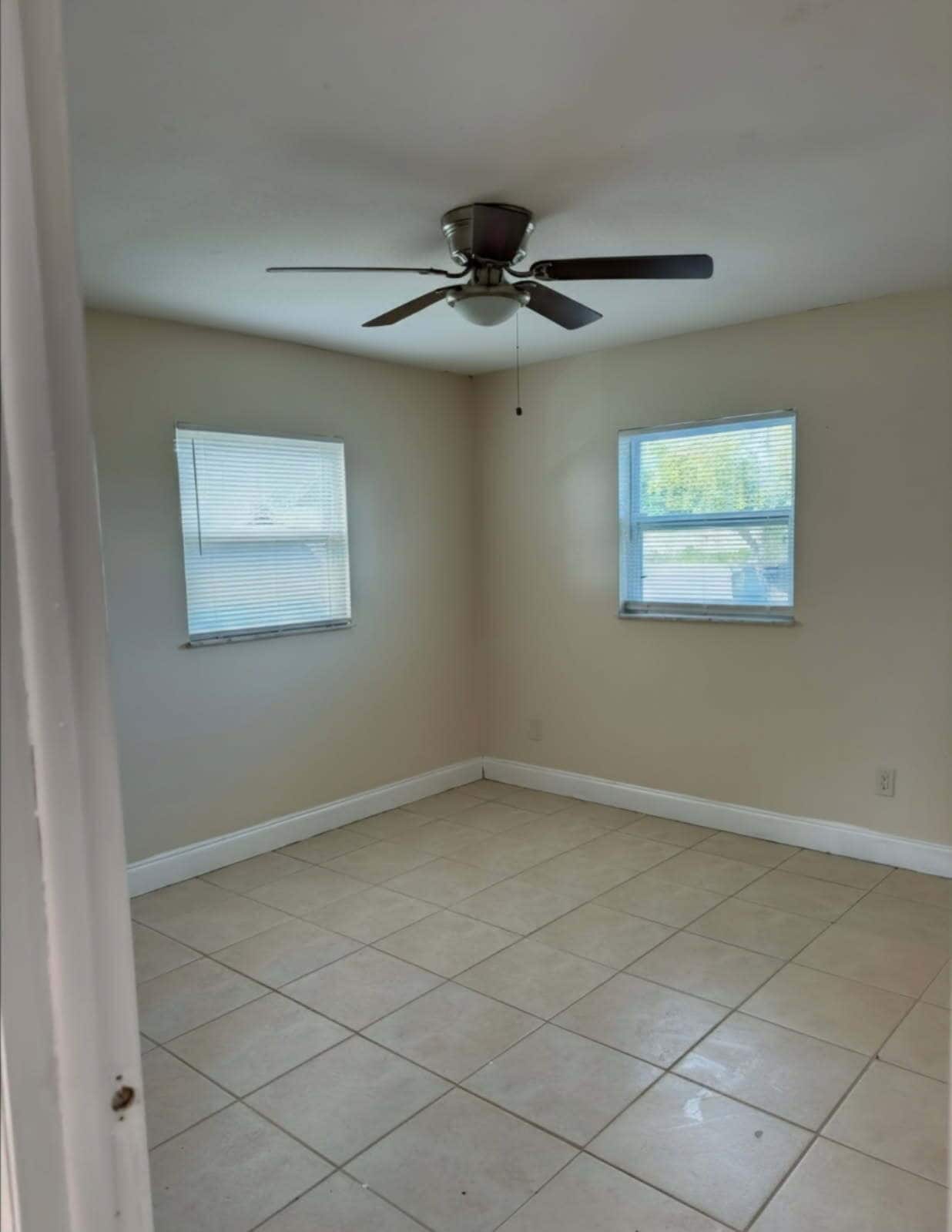 1st Bedroom - 503 Mayflower Ln