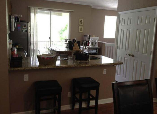 Building Photo - 2866 S Oasis Dr