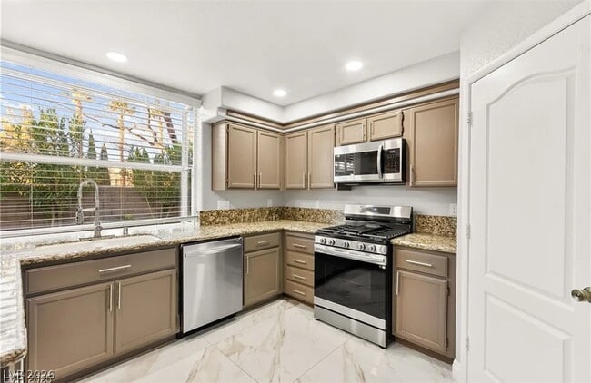 Building Photo - 8528 Sierra Cima Ln