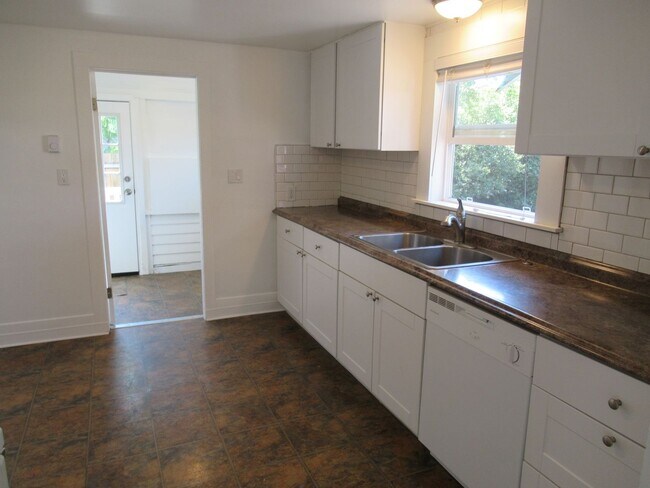 Building Photo - Large Two Bedroom House 1/2 off 1st rent