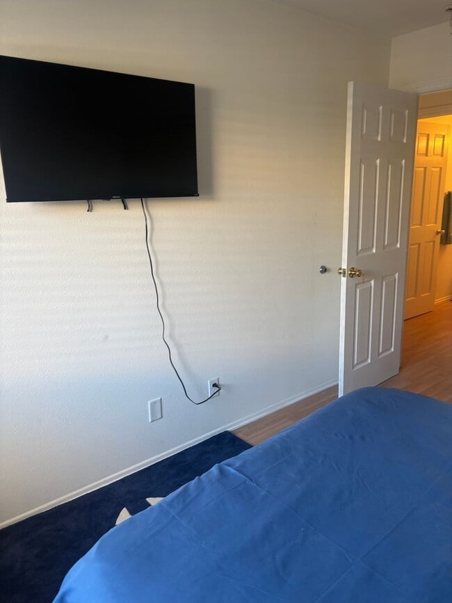 Building Photo - 12481 Pacoima Rd