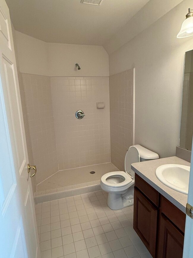 Building Photo - 18145 Shoreline Ct