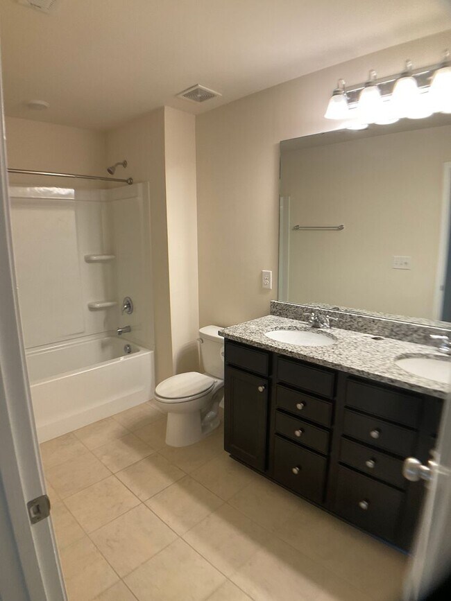 Building Photo - 4 Bed, 3 Bath in Desirable Apex