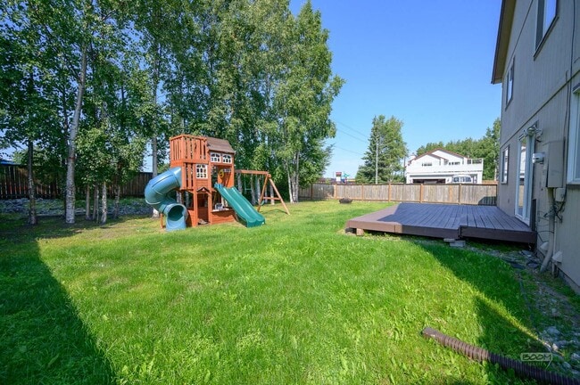 Building Photo - MUST SEE! | 4 BEDROOM 2.5 BATHROOM HOUSE |...