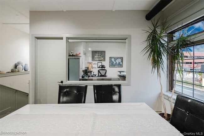 Building Photo - 4 Raymond Ave