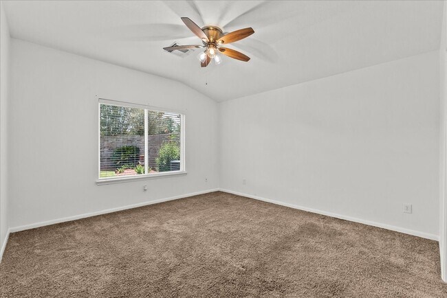 Building Photo - 202 Pebble Walk Ln