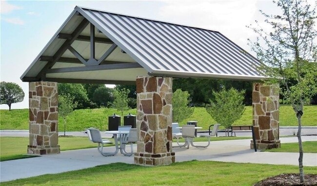 Building Photo - 2612 Cathedral Dr