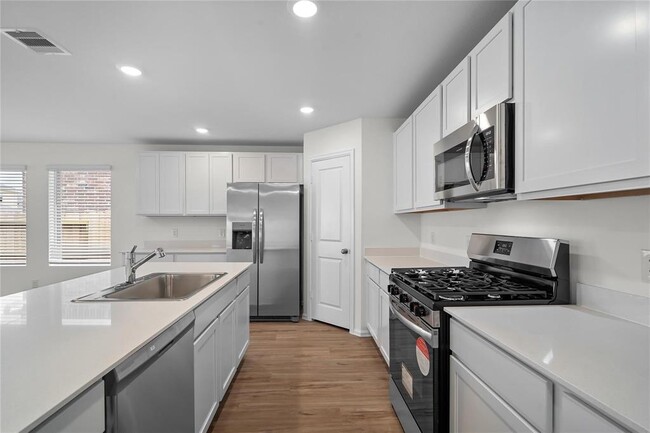 Building Photo - 5111 Sunvalley Bend Dr