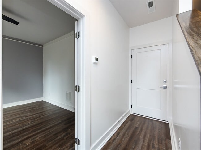 Building Photo - 1207 E 36th St