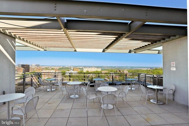 Building Photo - Professionally Managed // 1bedroom 1bathroom// Court House// Parking Included!