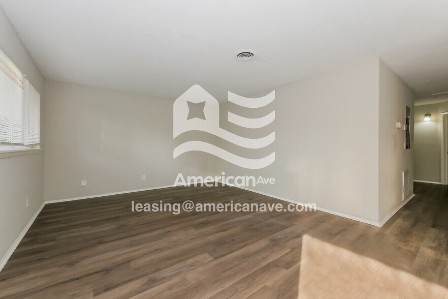 Building Photo - 256 Melvin Ave