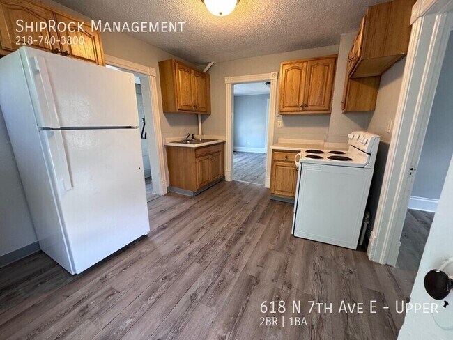 Building Photo - 618 N 7th Ave E