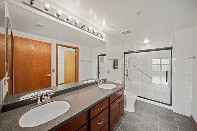 Building Photo - 601 W Rand Rd