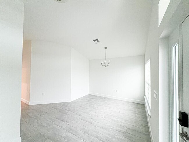 Building Photo - 2680 Averland Lp