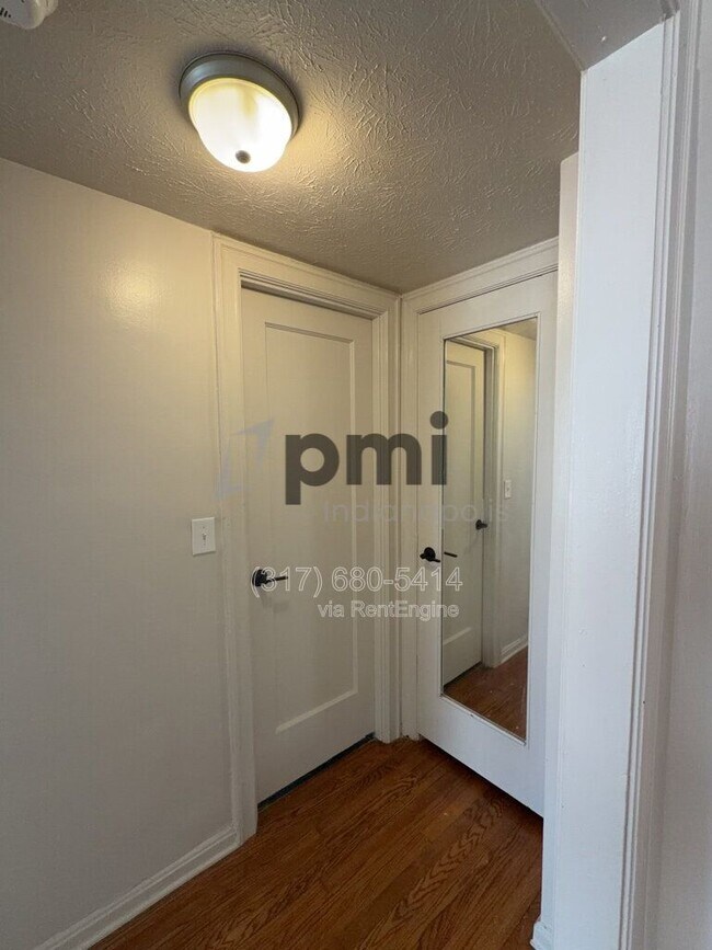 Building Photo - 1 W 28th St