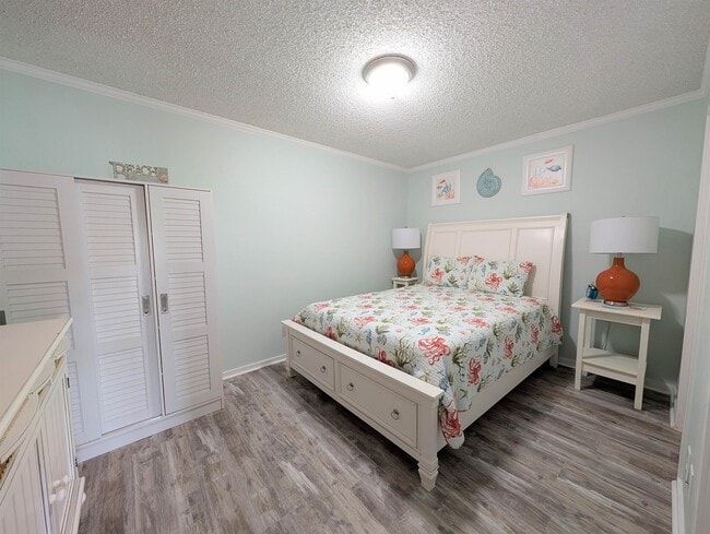 Building Photo - 4350 Intercoastal Dr