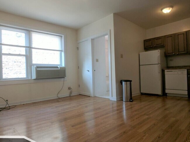 Building Photo - 1850 N Humboldt Blvd