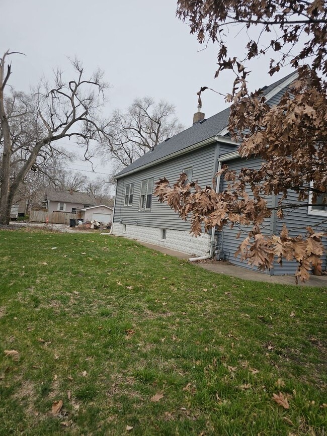 Building Photo - 2 Bedroom Home for Rent