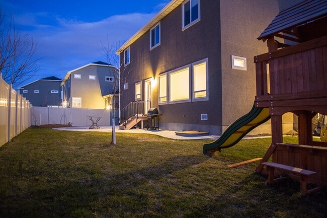 Building Photo - 3360 W Willow Park Dr