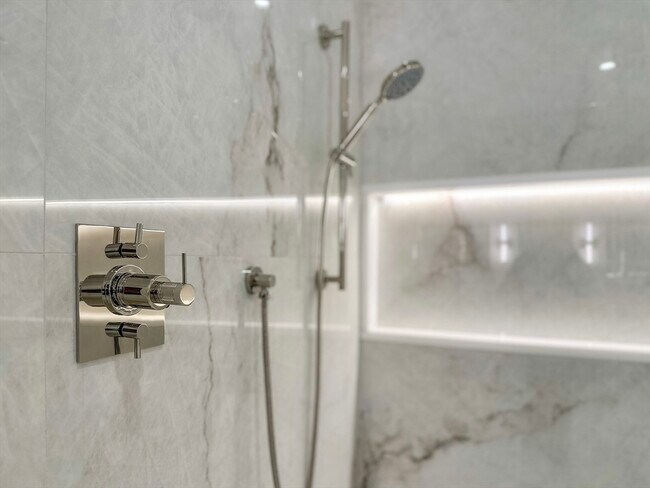 Building Photo - 144 Worcester St