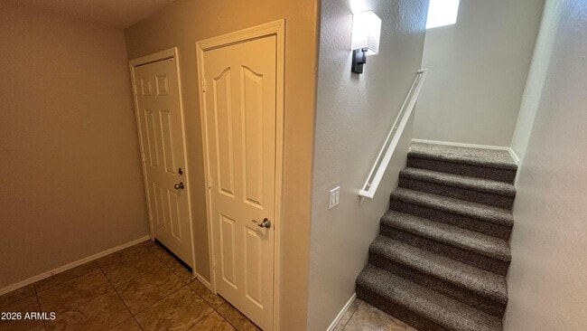 Building Photo - 3250 W Greenway Rd