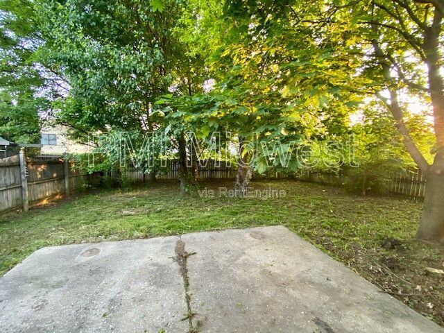 Building Photo - 1542 Creekside Ln