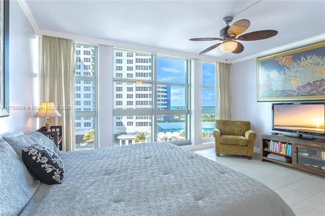 Building Photo - 5055 Collins Ave