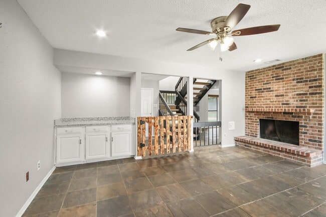 Building Photo - 17610 Possums Run Dr