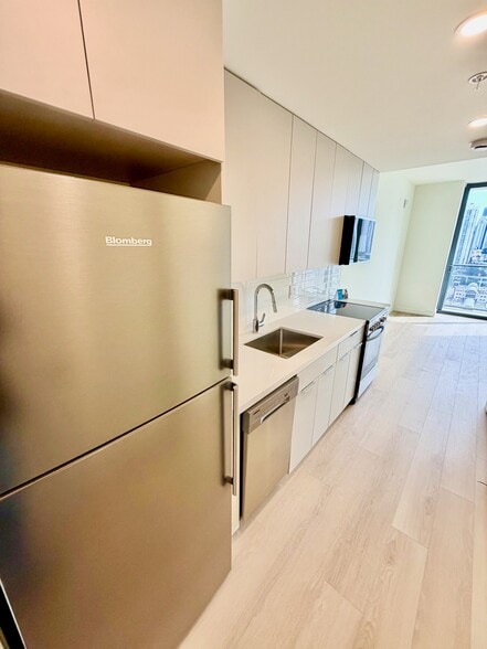 Building Photo - 141 NE 2nd St