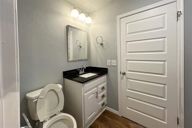 Building Photo - 1225 Sequoyah Pl