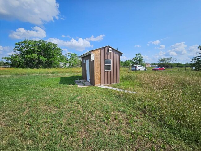 Building Photo - 2218 Hintz Rd