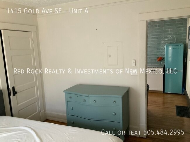 Building Photo - 1415 Gold Ave SE