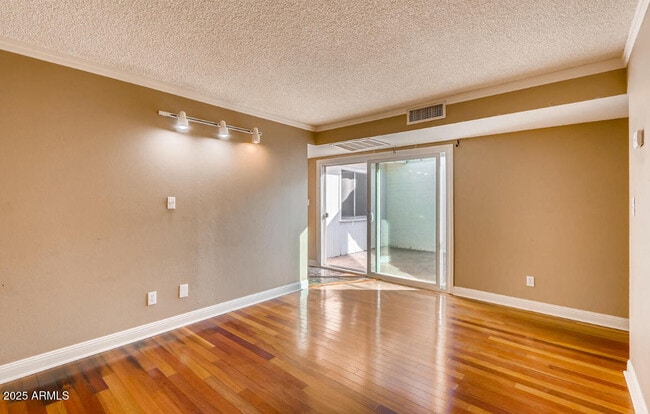 Building Photo - 3932 N Granite Reef Rd