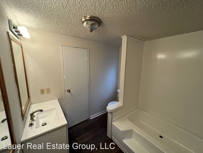 Building Photo - 3 br, 2 bath House - 190 Tobacco Road