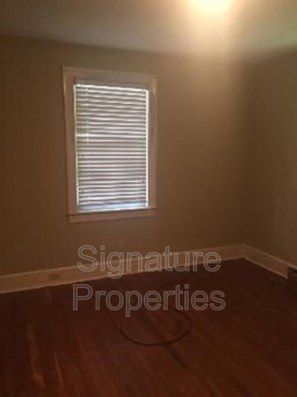Building Photo - 308 5th St