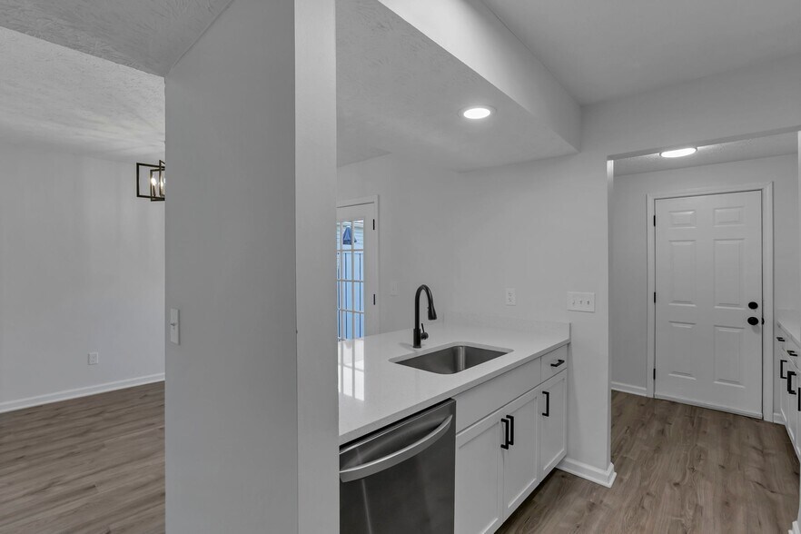 Building Photo - 4940 Kristie Fls