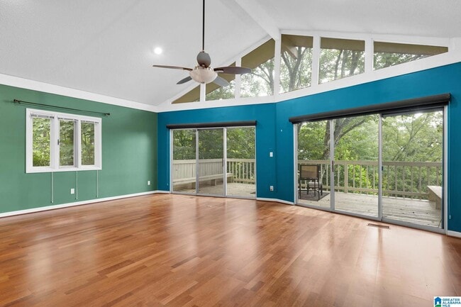 Building Photo - 373 Laredo Dr