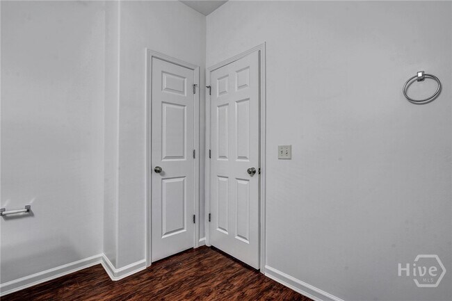 Building Photo - 179 Willow Point Cir