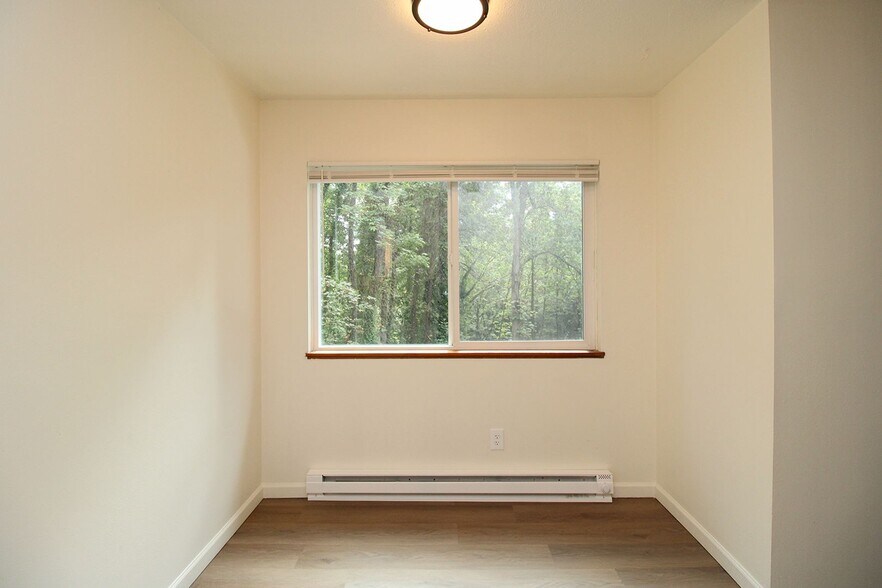 Building Photo - 3736 SW 10th Ave