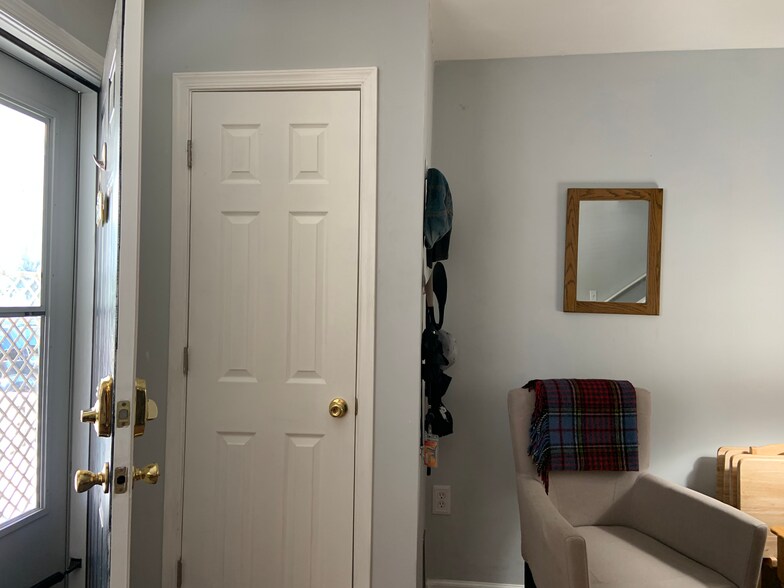 Building Photo - 3732 Falls Rd