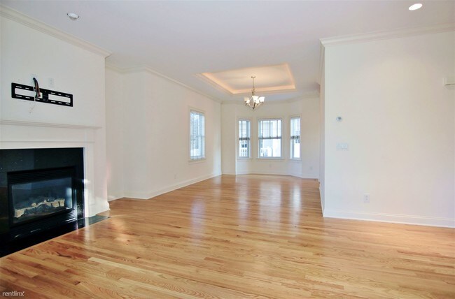 Building Photo - 2 br, 2.5 bath Townhome - Glenbrook Gables