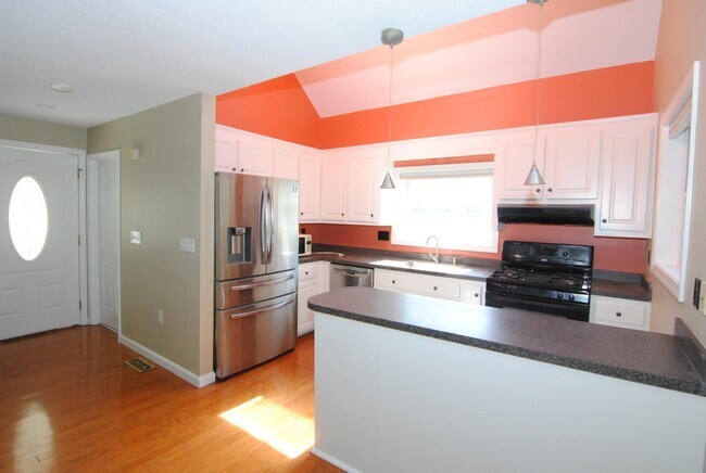Building Photo - 11 Ventura Cir