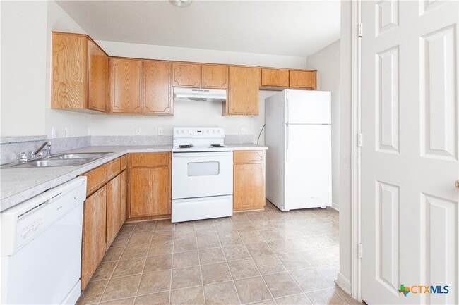 Building Photo - 4207 Primrose Dr