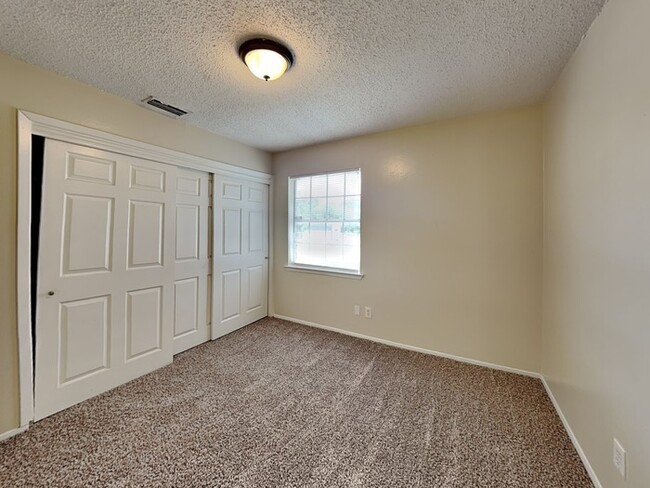 Building Photo - Cozy 3bd/1.5bth Home!!